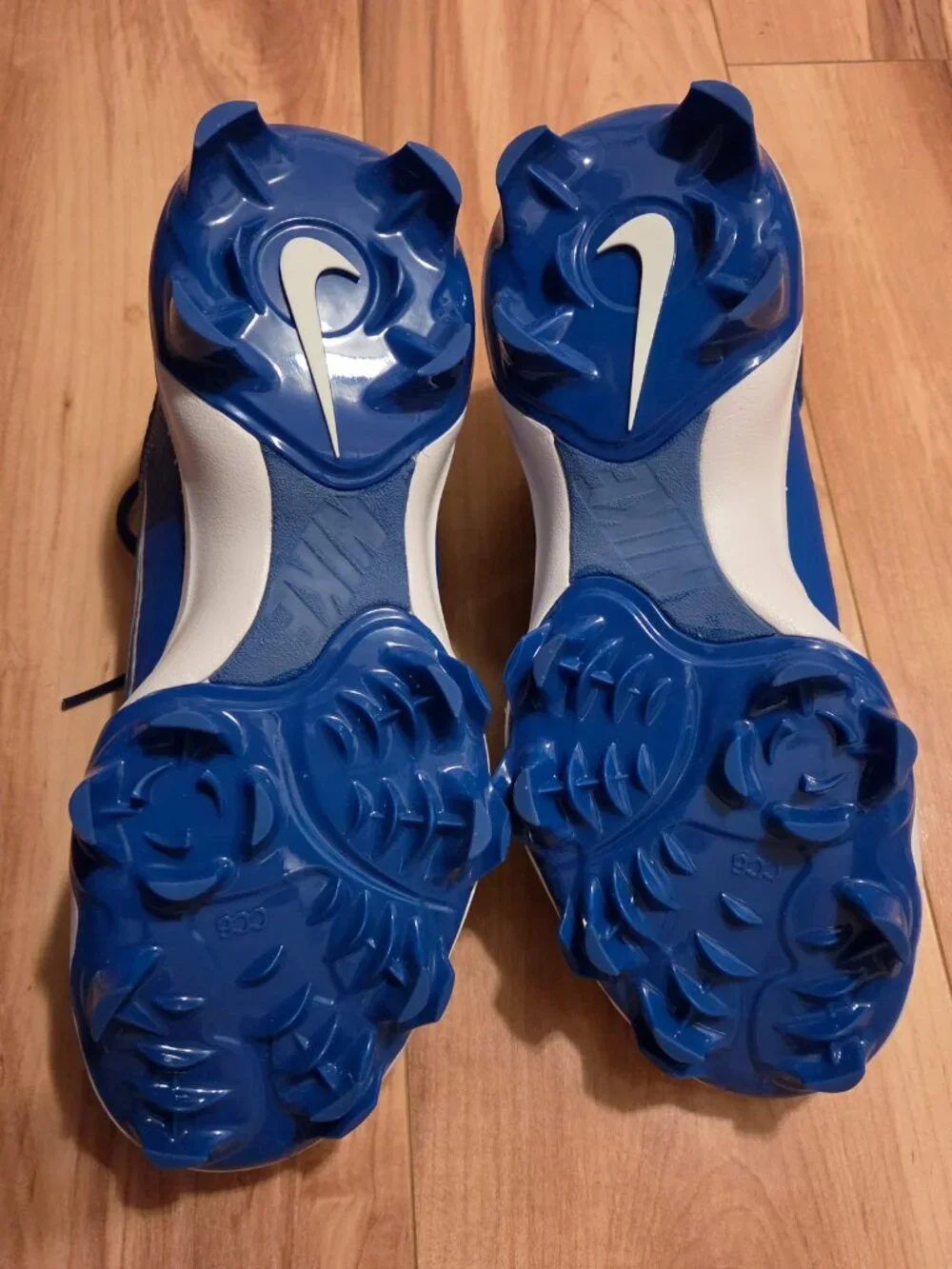 Womens Hyperdiamond 4 Pro Softball Cleats